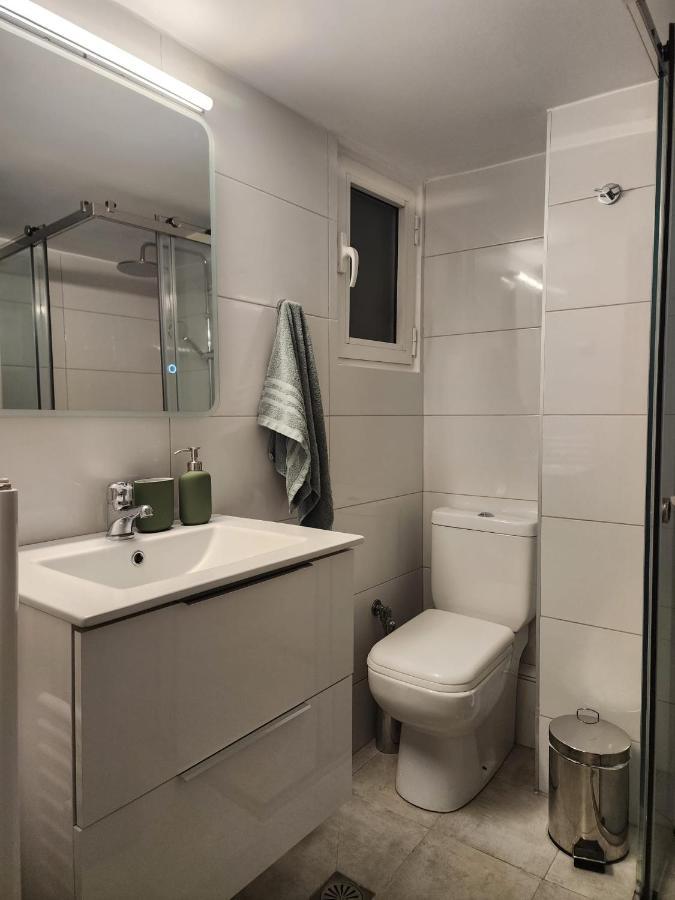 Newly Renovated Apartment 7 Min Walk From Acropolis Афины Экстерьер фото