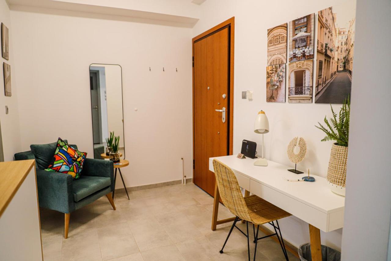 Newly Renovated Apartment 7 Min Walk From Acropolis Афины Экстерьер фото