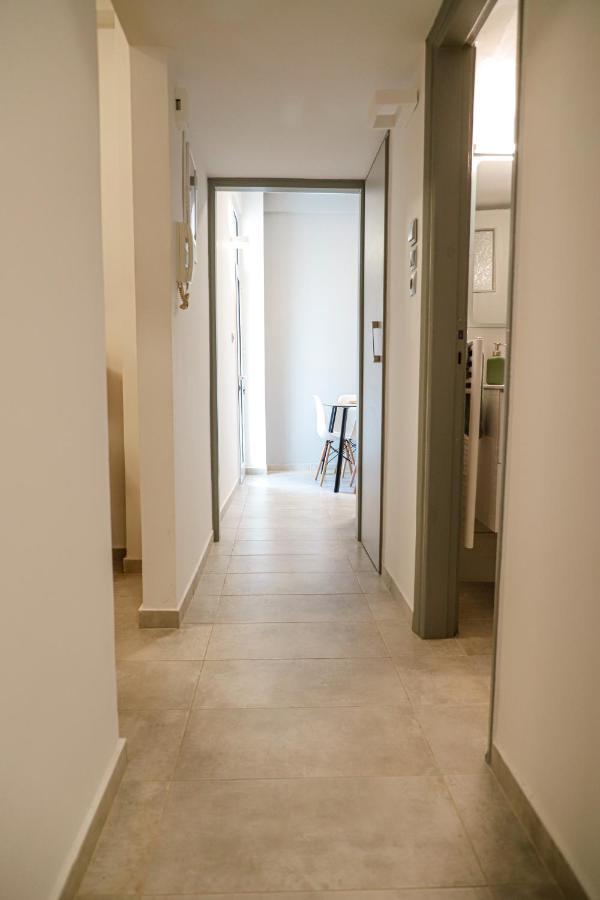 Newly Renovated Apartment 7 Min Walk From Acropolis Афины Экстерьер фото
