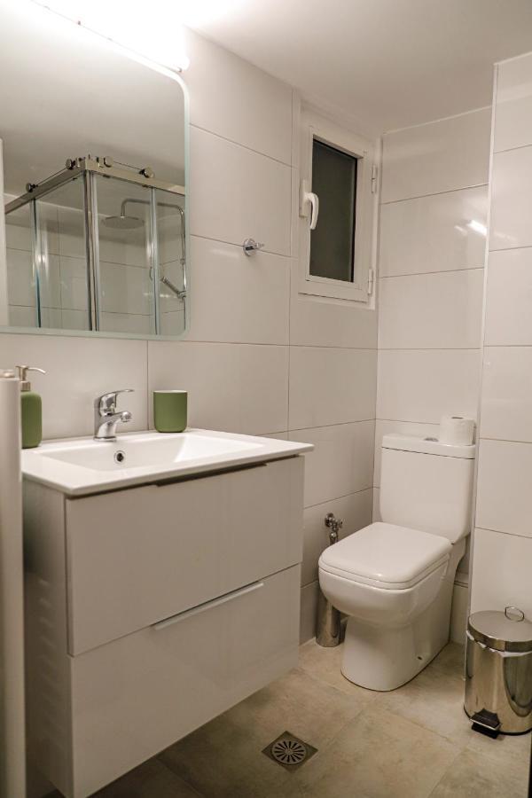 Newly Renovated Apartment 7 Min Walk From Acropolis Афины Экстерьер фото