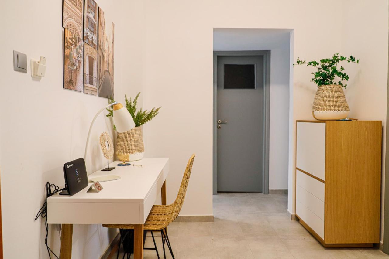 Newly Renovated Apartment 7 Min Walk From Acropolis Афины Экстерьер фото